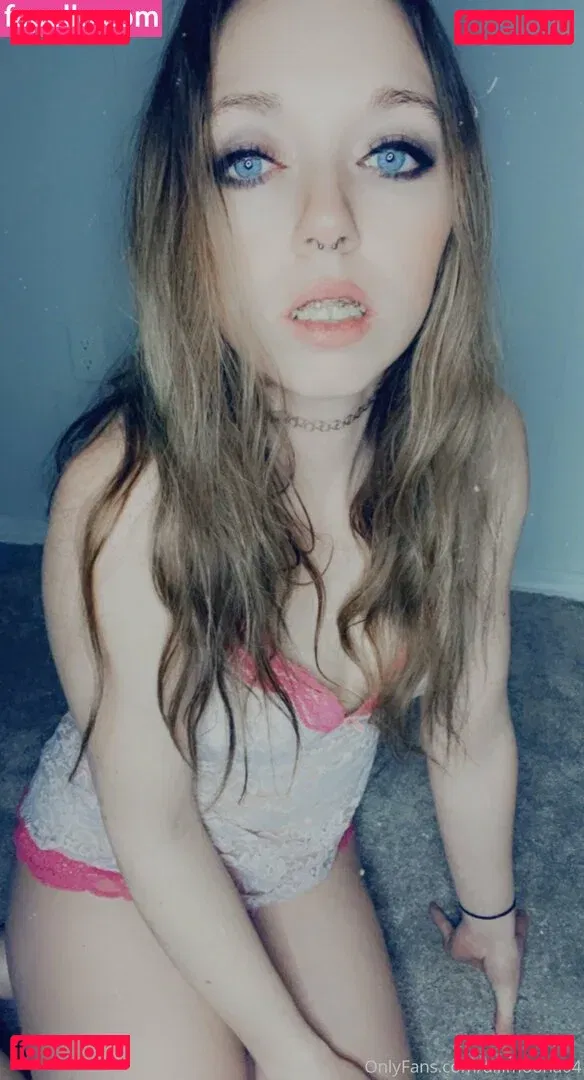 allimoona04 Onlyfans Photo Gallery 