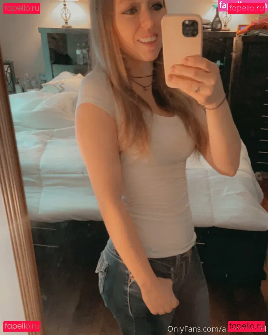 allimoona04 Onlyfans Photo Gallery 