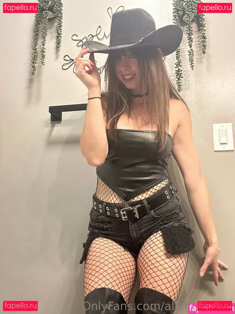 allimoona04 Onlyfans Photo Gallery 