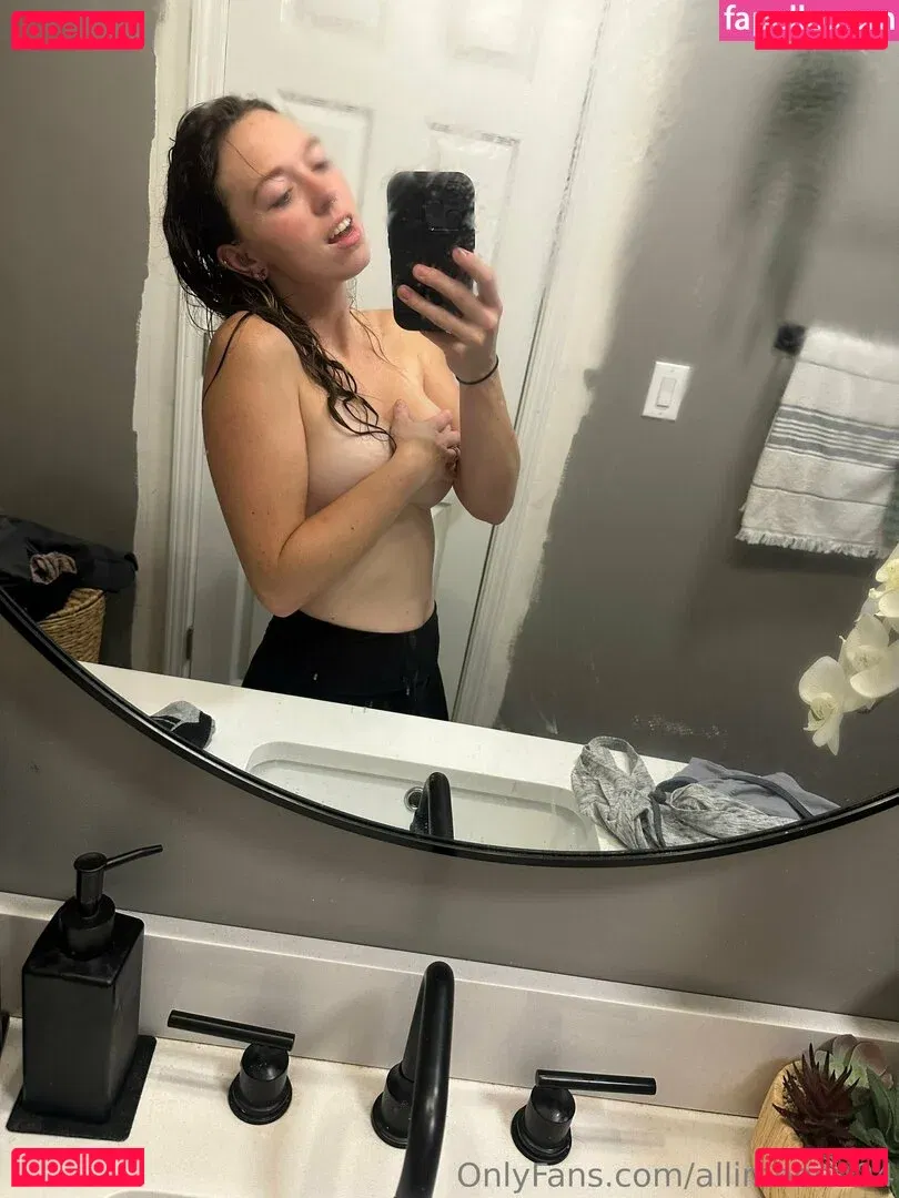 allimoona04 Onlyfans Photo Gallery 