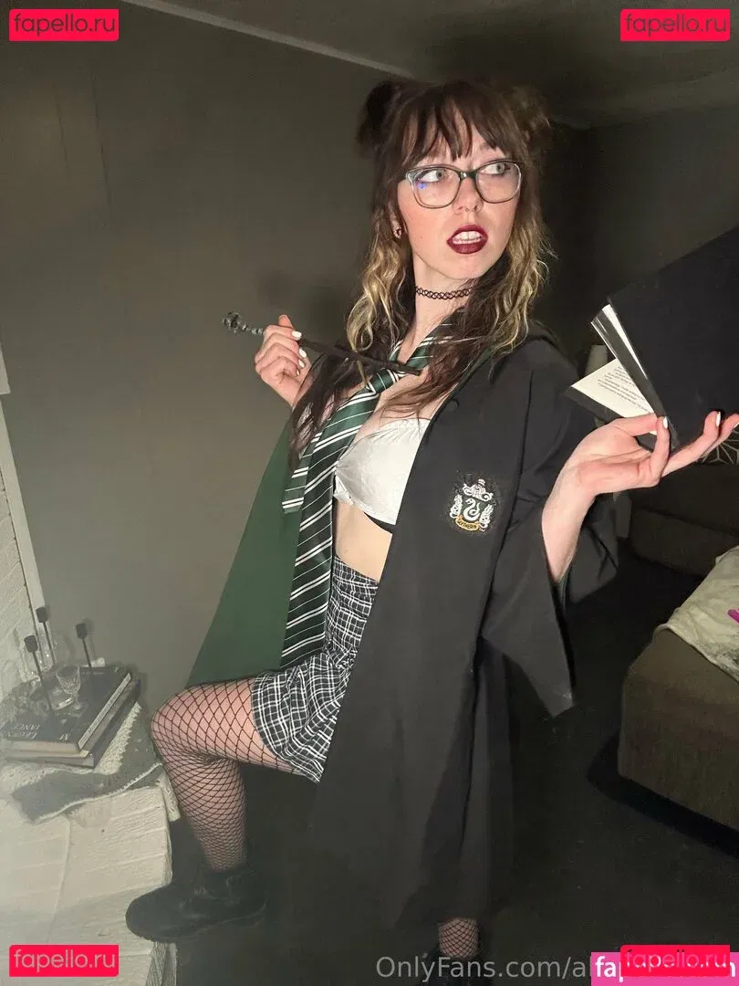 allimoona04 Onlyfans Photo Gallery 