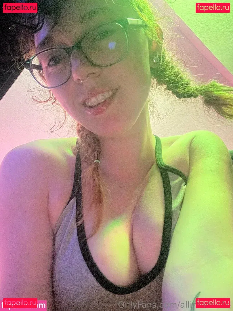 allimoona04 Onlyfans Photo Gallery 