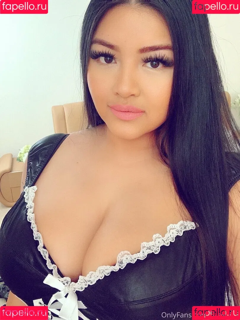 wildasianflower Onlyfans Photo Gallery 