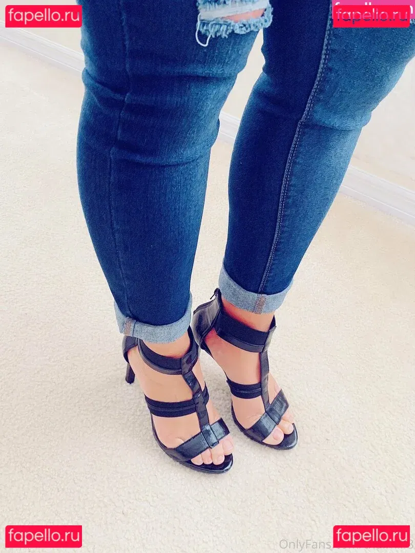 wildasianflower Onlyfans Photo Gallery 