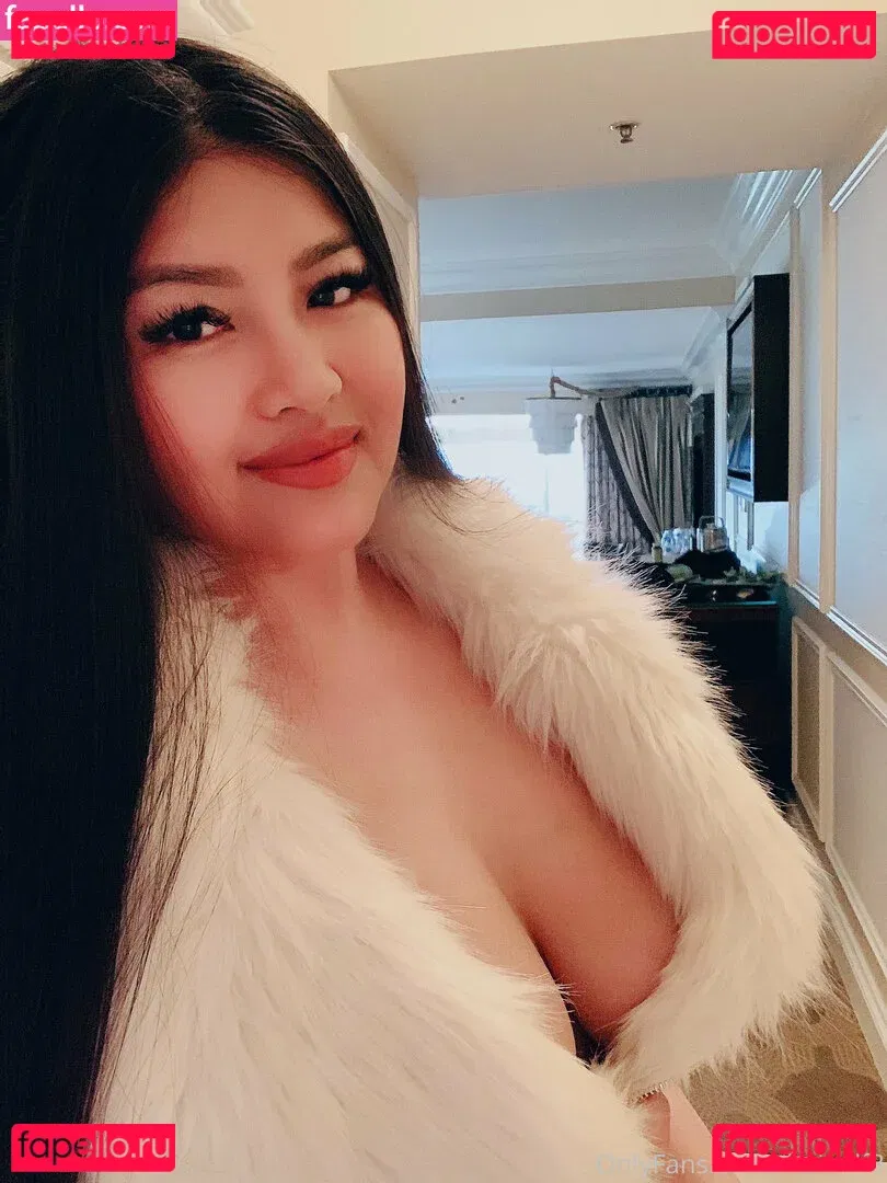 wildasianflower Onlyfans Photo Gallery 