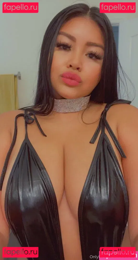 wildasianflower Onlyfans Photo Gallery 