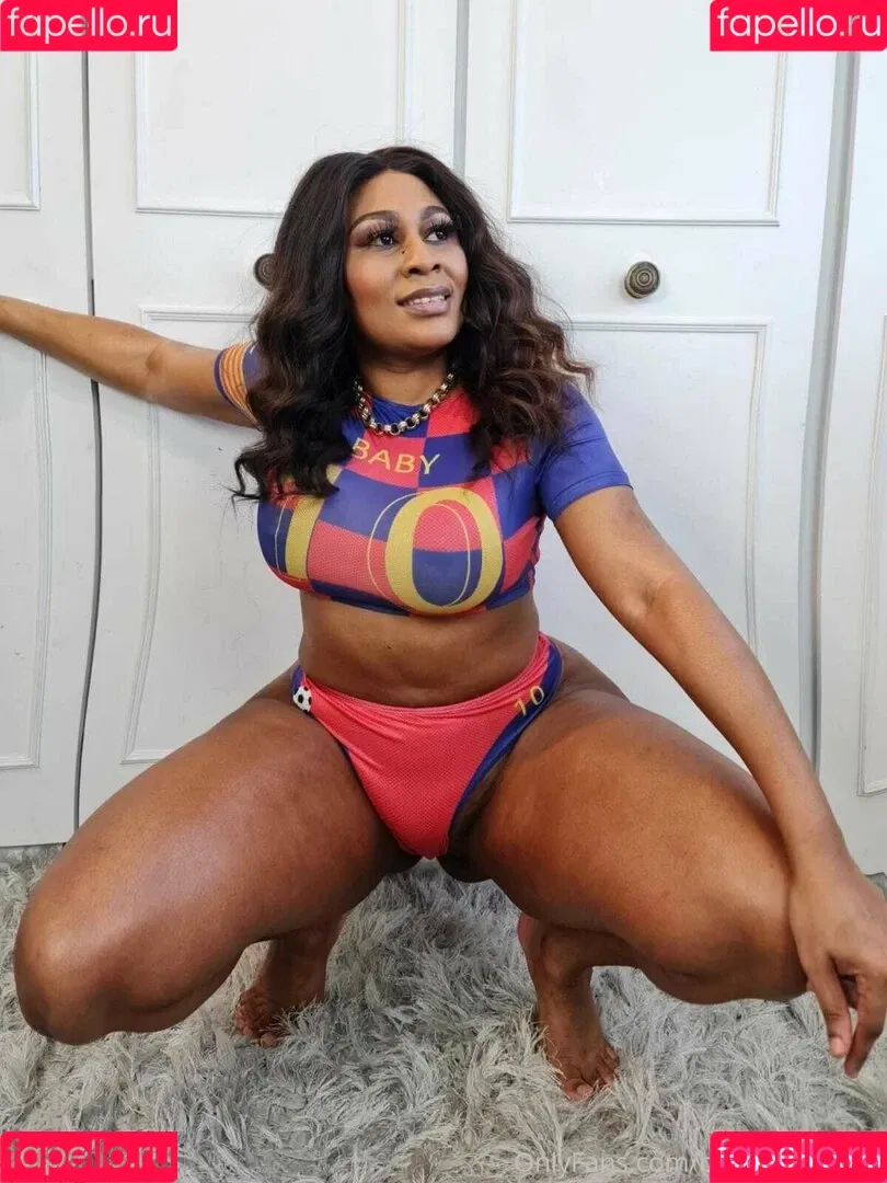 bigasstrishavip Onlyfans Photo Gallery 