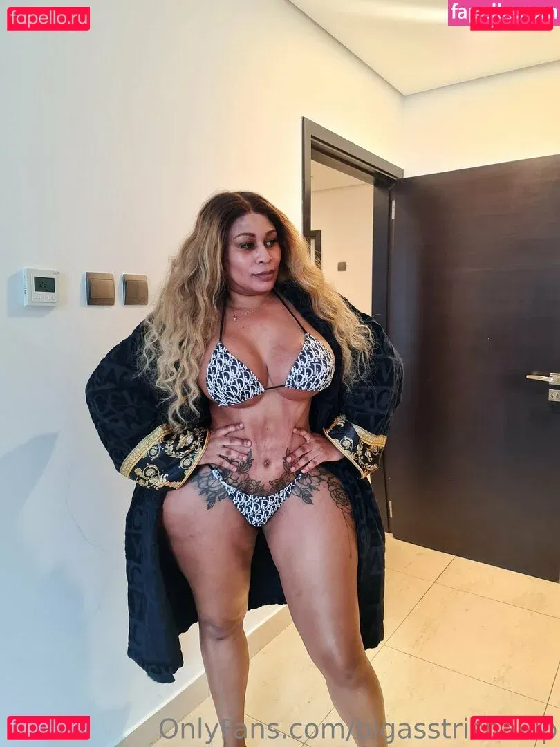 bigasstrishavip Onlyfans Photo Gallery 