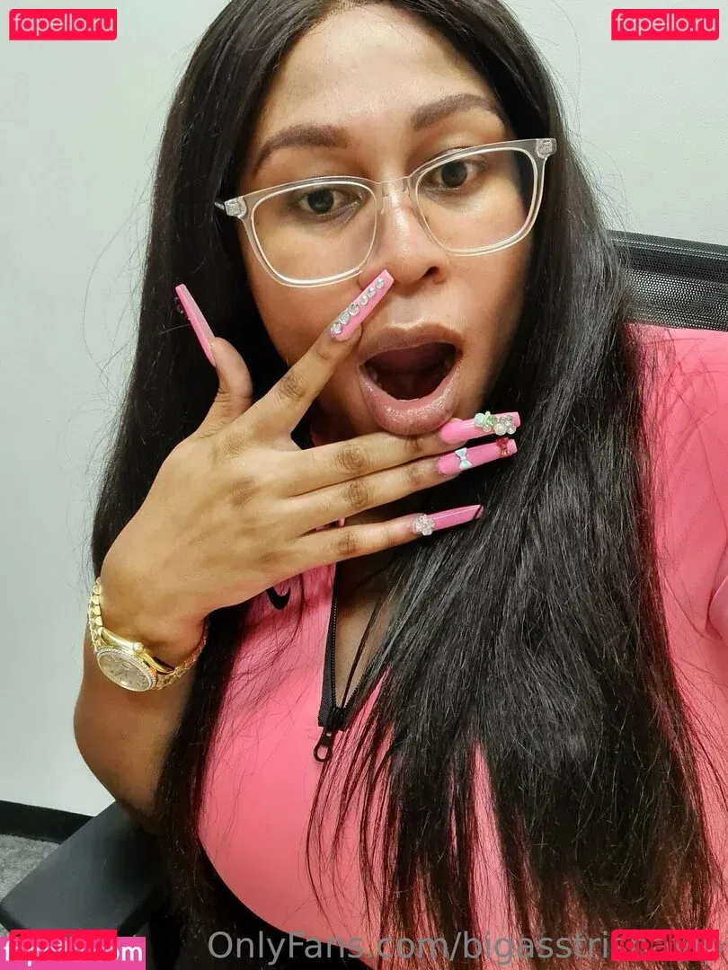 bigasstrishavip Onlyfans Photo Gallery 
