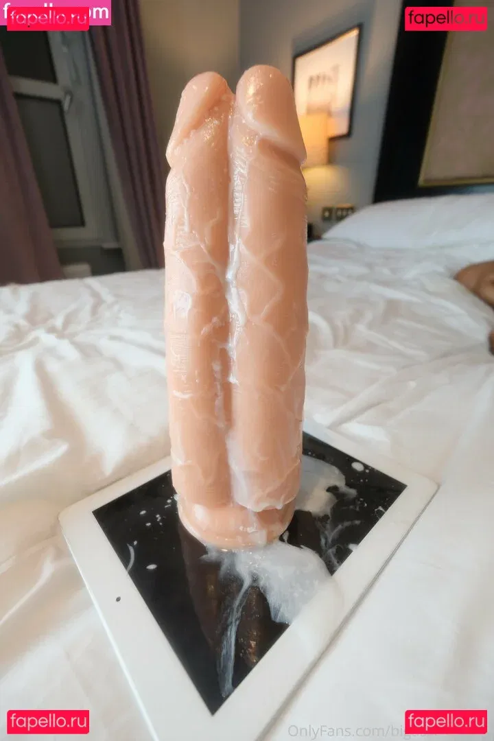 bigasstrishavip Onlyfans Photo Gallery 