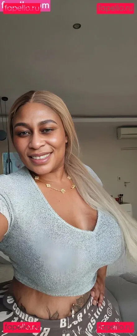 bigasstrishavip Onlyfans Photo Gallery 