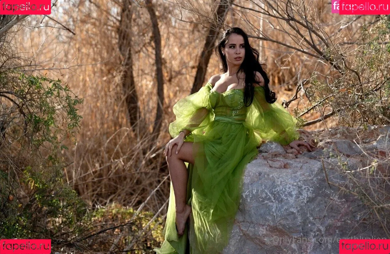 earthlyalien Onlyfans Photo Gallery 