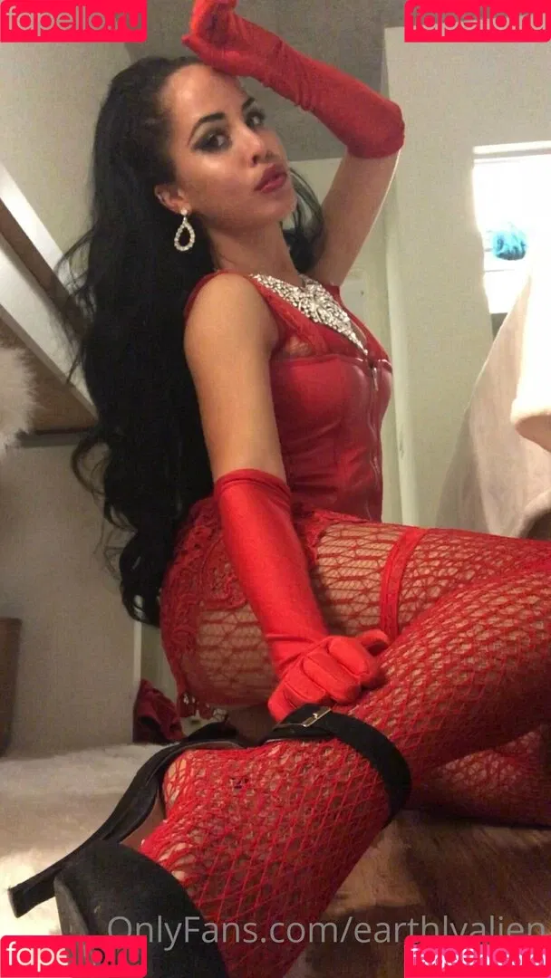 earthlyalien Onlyfans Photo Gallery 