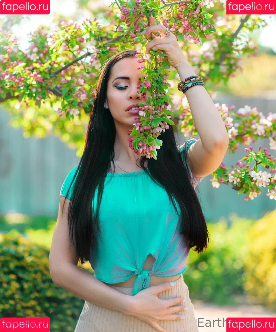 earthlyalien Onlyfans Photo Gallery 