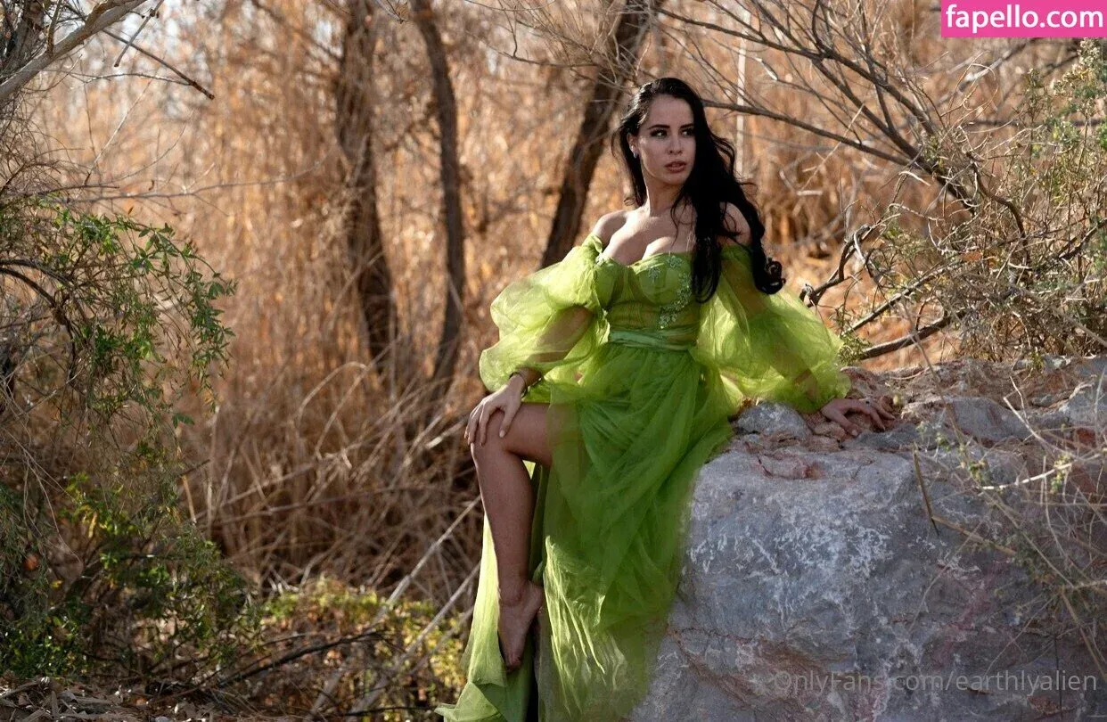 earthlyalien Onlyfans Photo Gallery 