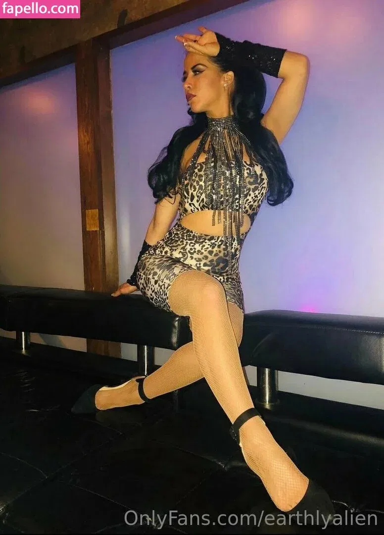 earthlyalien Onlyfans Photo Gallery 