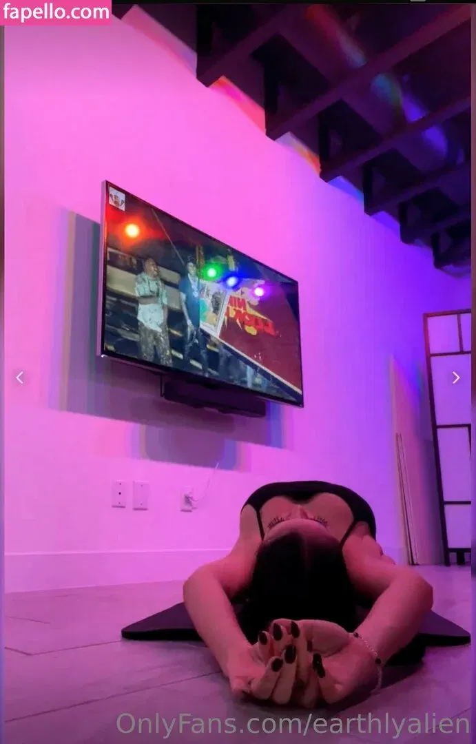 earthlyalien Onlyfans Photo Gallery 