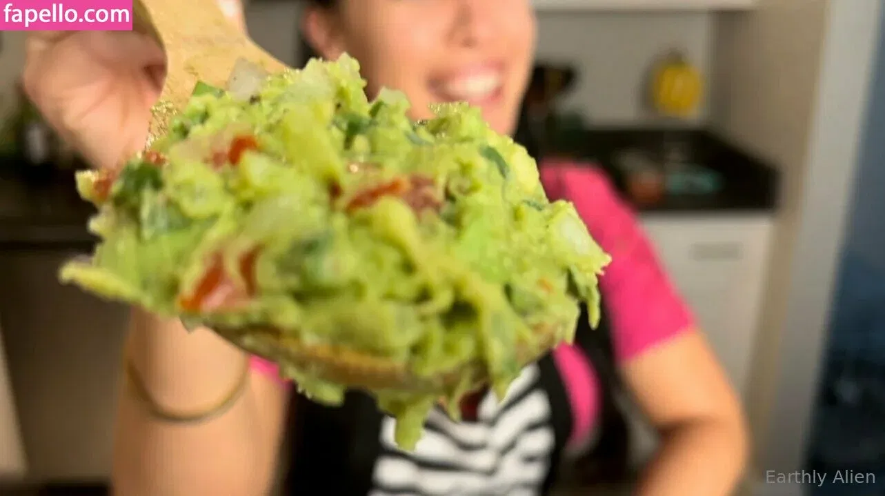 earthlyalien Onlyfans Photo Gallery 