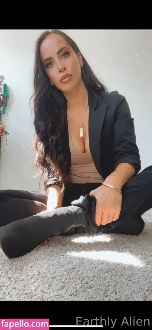 earthlyalien Onlyfans Photo Gallery 