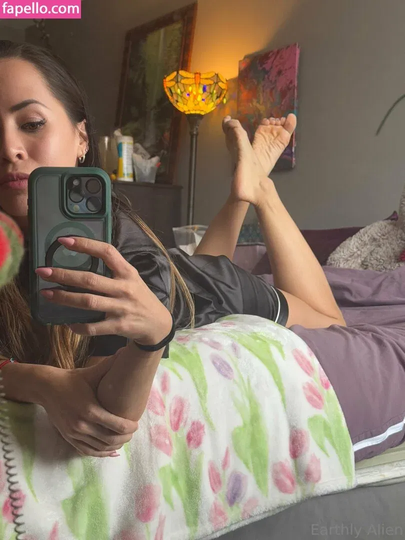 earthlyalien Onlyfans Photo Gallery 