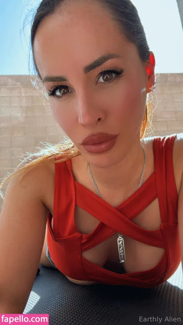 earthlyalien Onlyfans Photo Gallery 