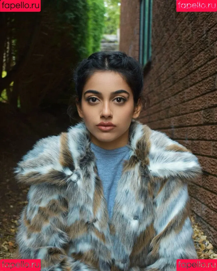 Banita Sandhu Onlyfans Photo Gallery 