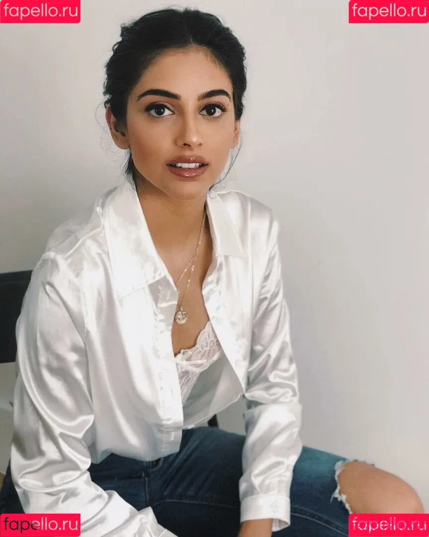 Banita Sandhu Onlyfans Photo Gallery 