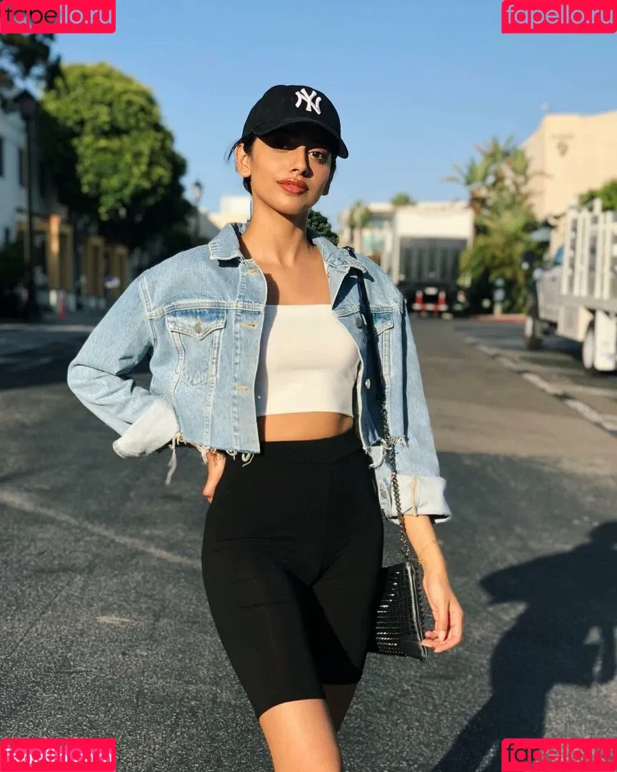 Banita Sandhu Onlyfans Photo Gallery 