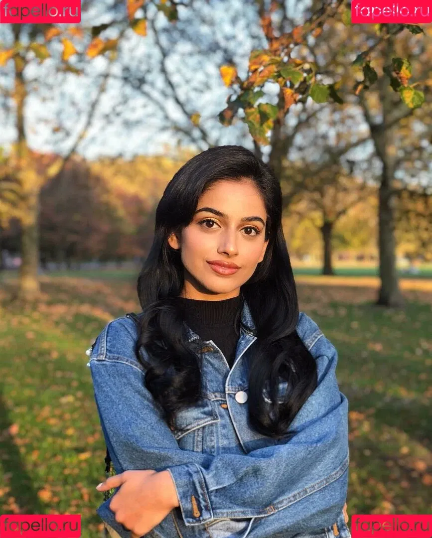 Banita Sandhu Onlyfans Photo Gallery 