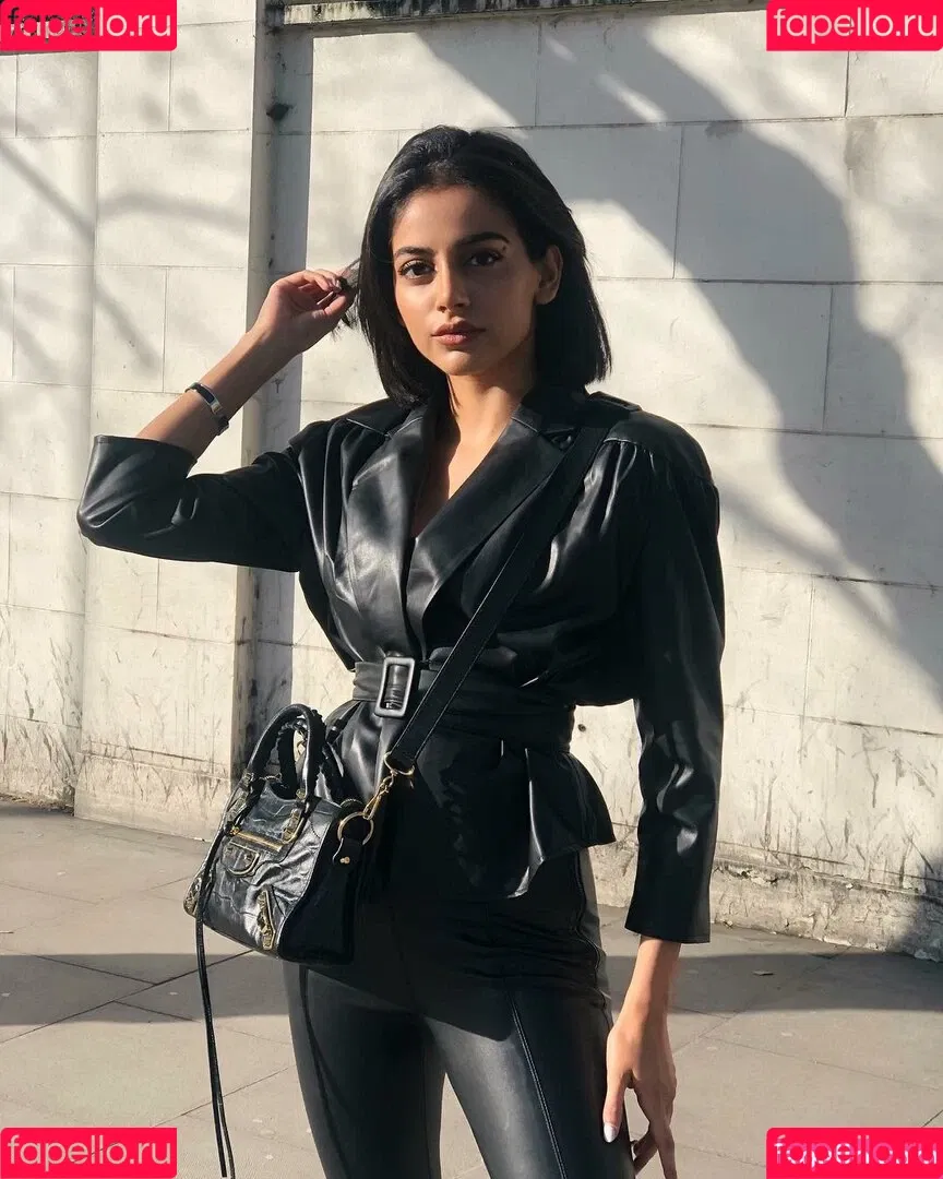 Banita Sandhu Onlyfans Photo Gallery 