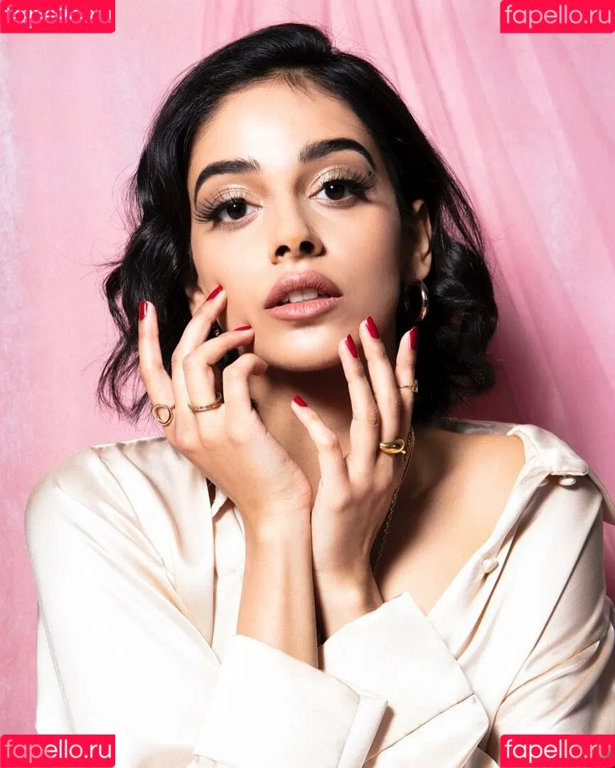 Banita Sandhu Onlyfans Photo Gallery 