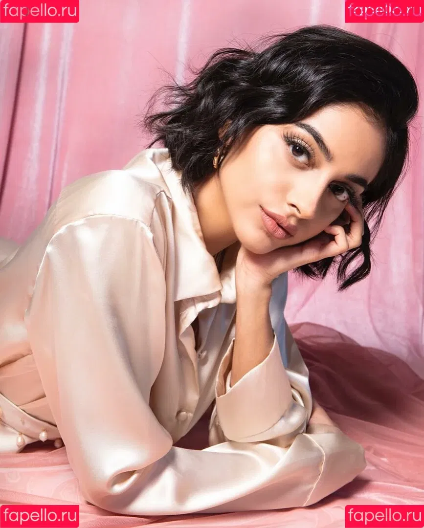 Banita Sandhu Onlyfans Photo Gallery 