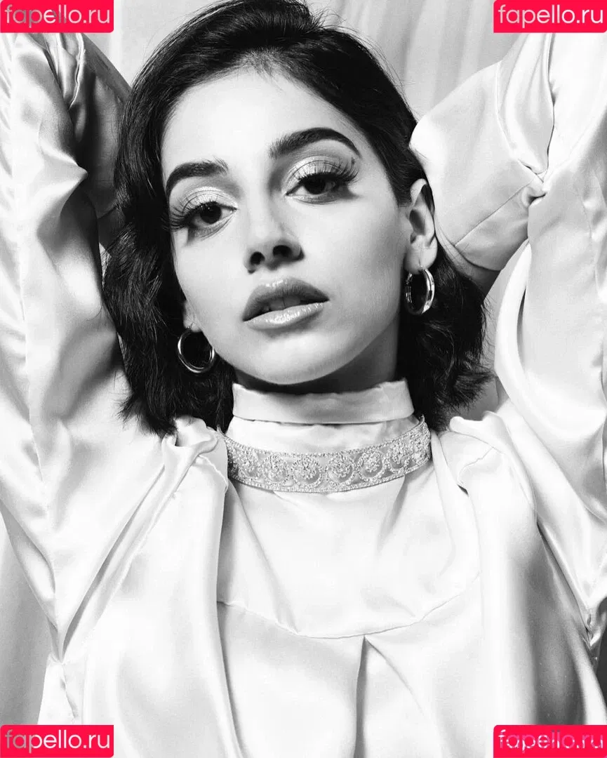 Banita Sandhu Onlyfans Photo Gallery 