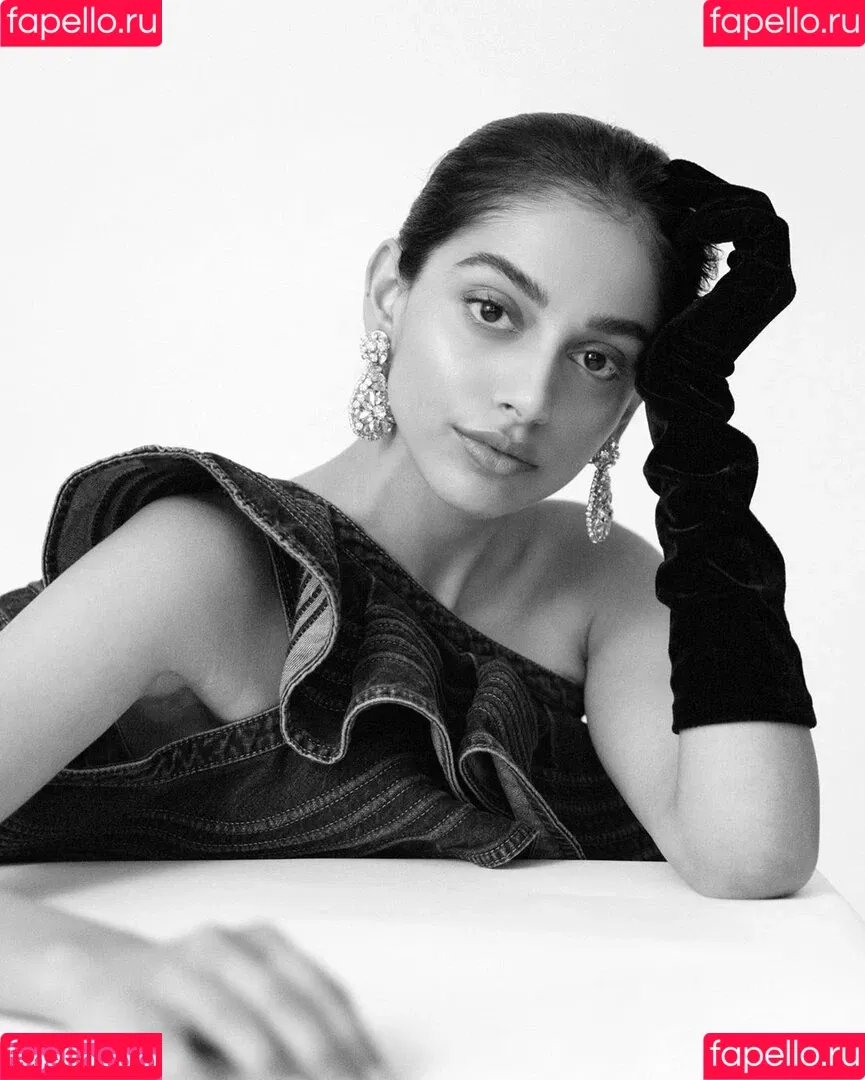 Banita Sandhu Onlyfans Photo Gallery 
