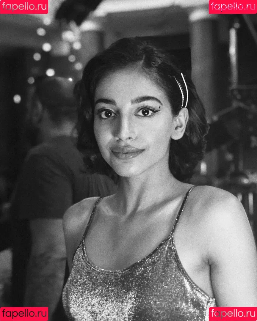 Banita Sandhu Onlyfans Photo Gallery 
