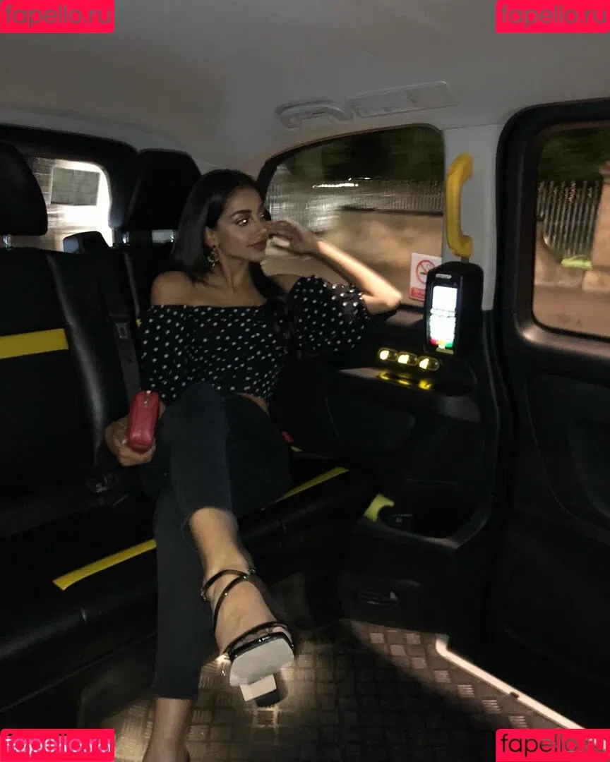 Banita Sandhu Onlyfans Photo Gallery 