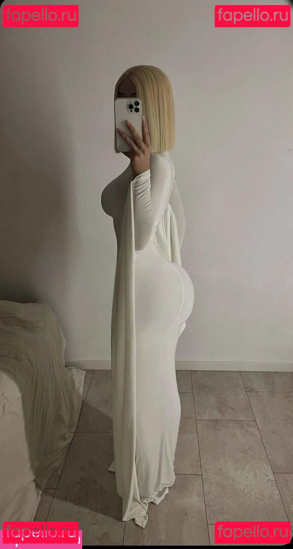Elaoyna Nude Onlyfans Photo 12