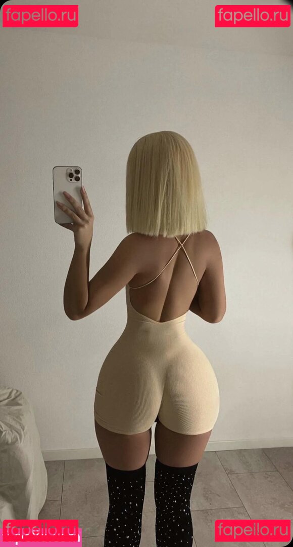 Elaoyna Nude Onlyfans Photo 4