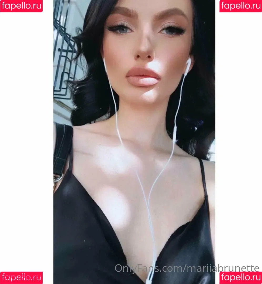 Santa_brunette Onlyfans Photo Gallery 