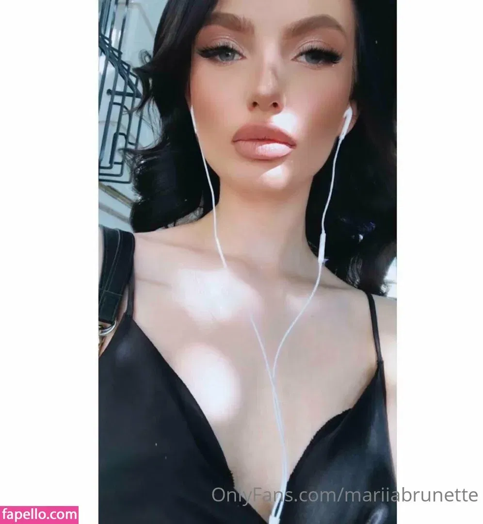 Santa_brunette Onlyfans Photo Gallery 