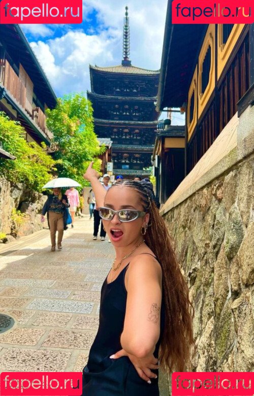 Ella Eyre Onlyfans Photo Gallery 