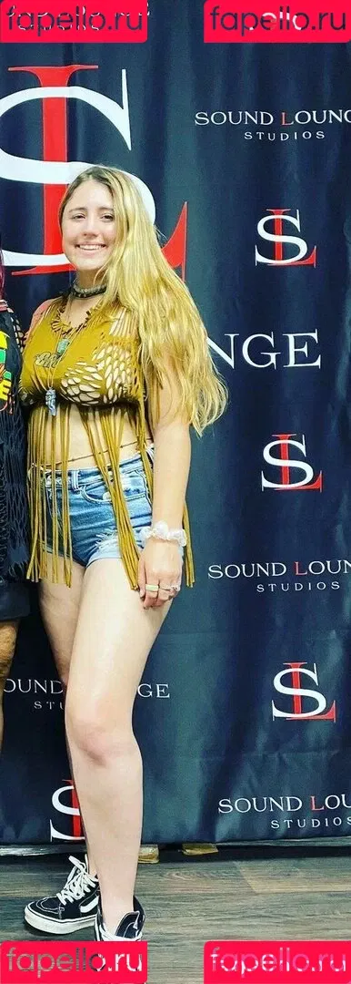 Lia Marie Johnson Onlyfans Photo Gallery 