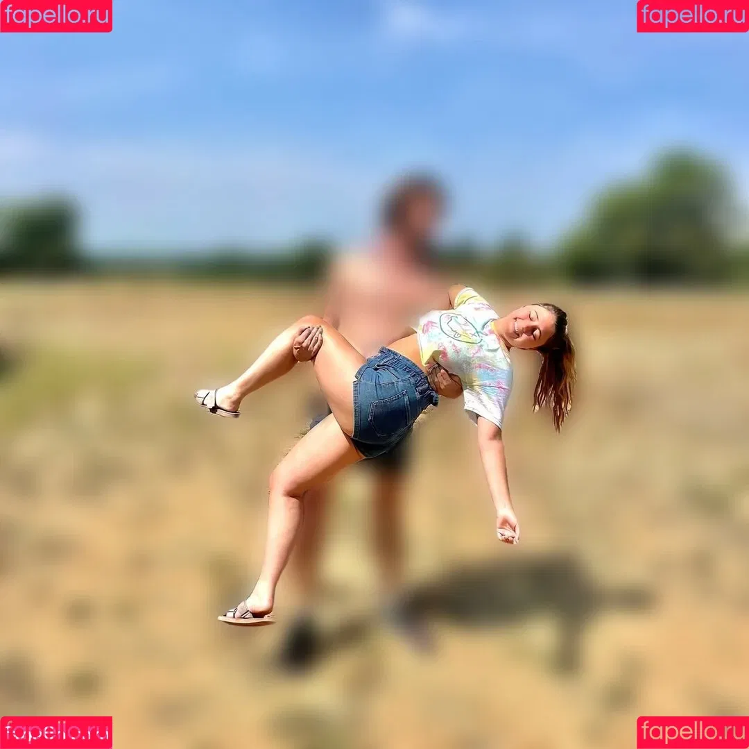 Lia Marie Johnson Onlyfans Photo Gallery 