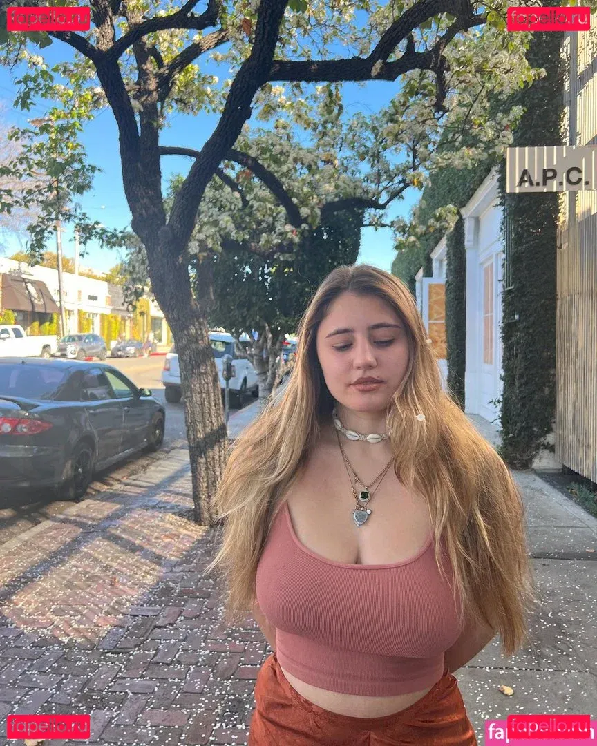 Lia Marie Johnson Onlyfans Photo Gallery 