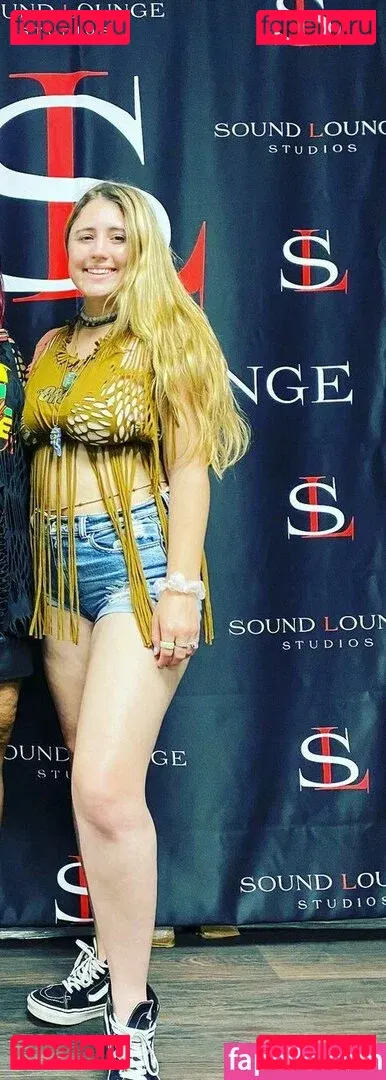 Lia Marie Johnson Onlyfans Photo Gallery 