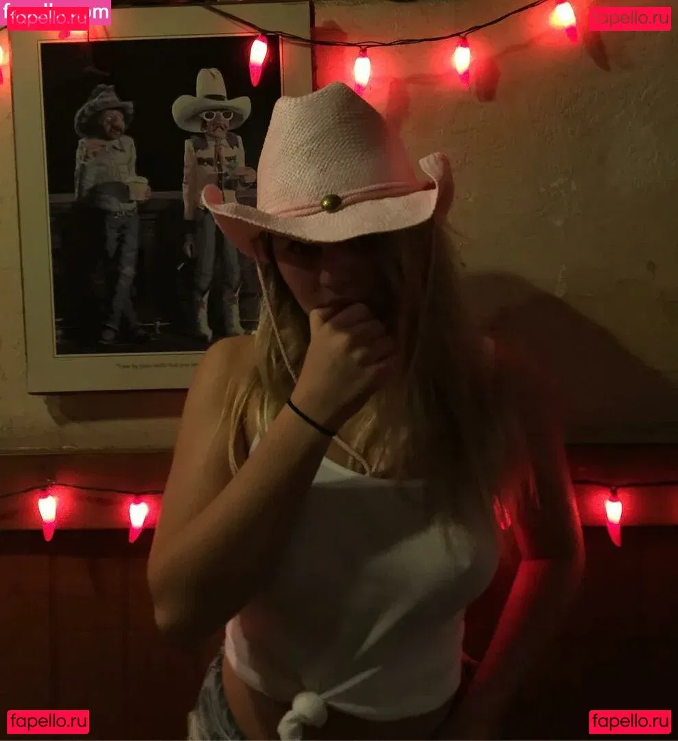 Lia Marie Johnson Onlyfans Photo Gallery 