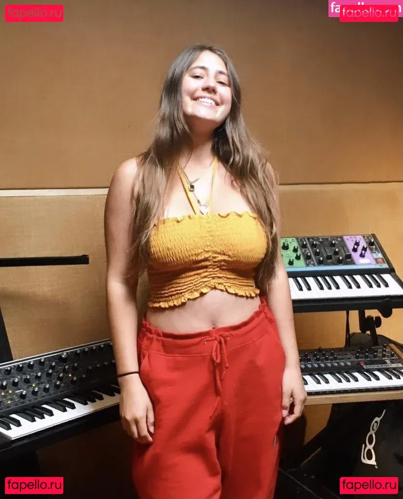 Lia Marie Johnson Onlyfans Photo Gallery 