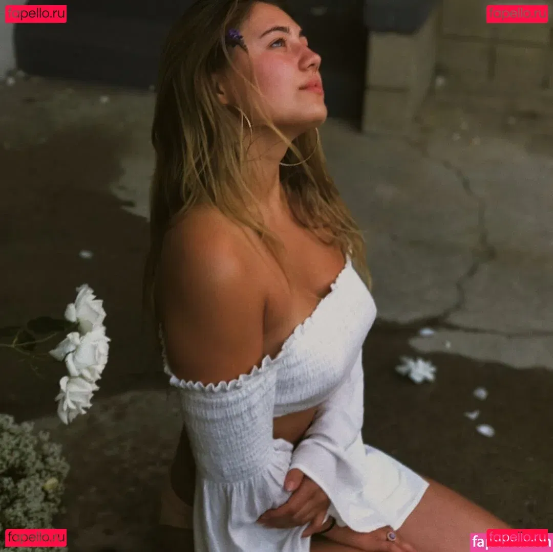 Lia Marie Johnson Onlyfans Photo Gallery 