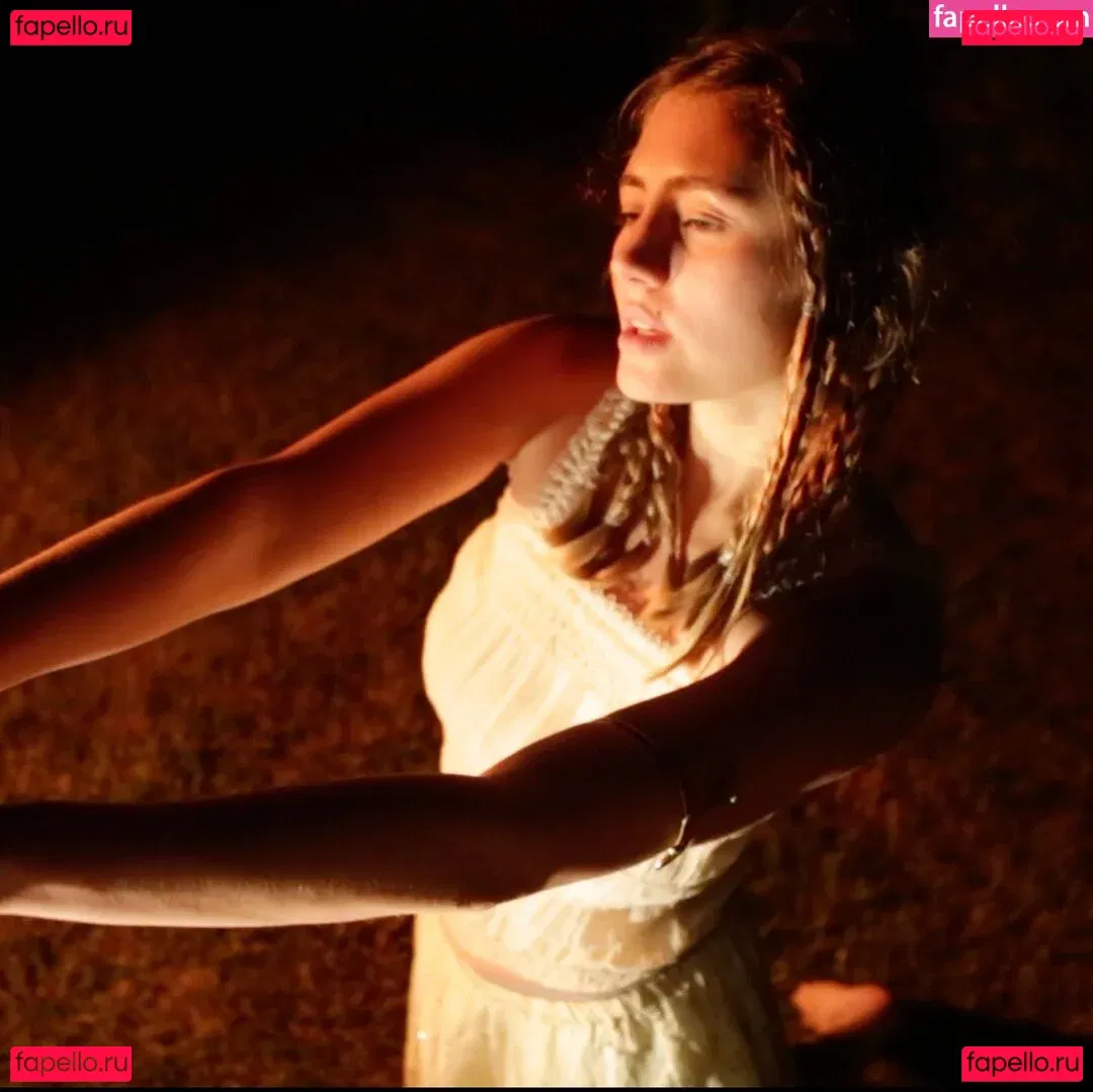 Lia Marie Johnson Onlyfans Photo Gallery 