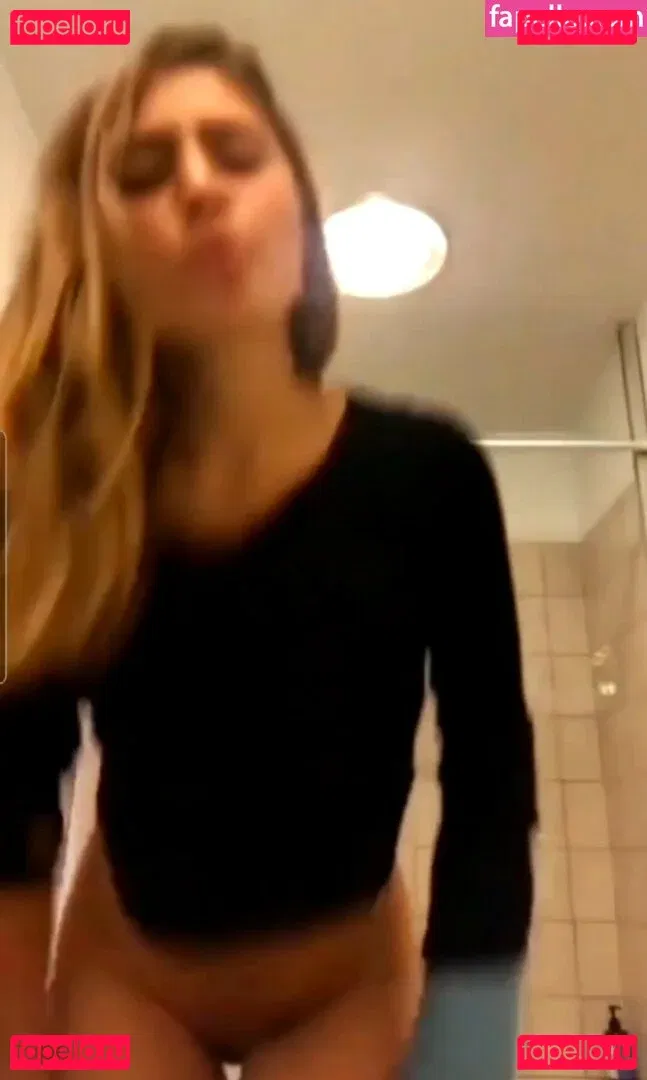 Lia Marie Johnson Onlyfans Photo Gallery 